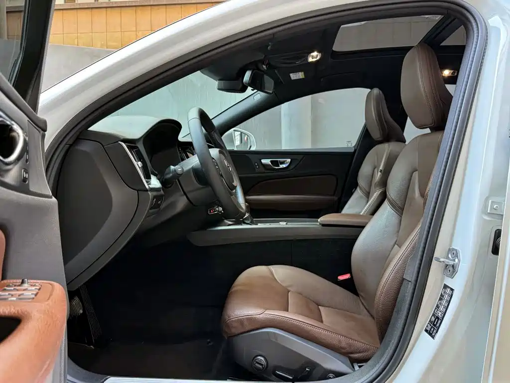 Volvo S60 — миниатюра 9