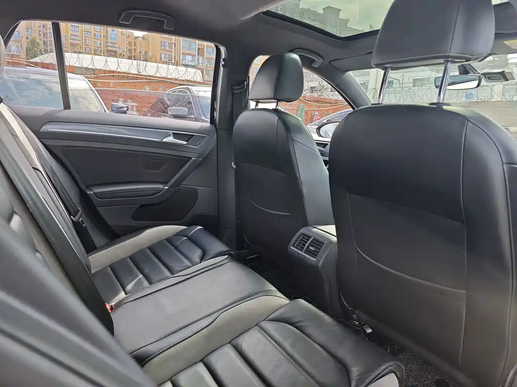 Volkswagen Golf — миниатюра 9