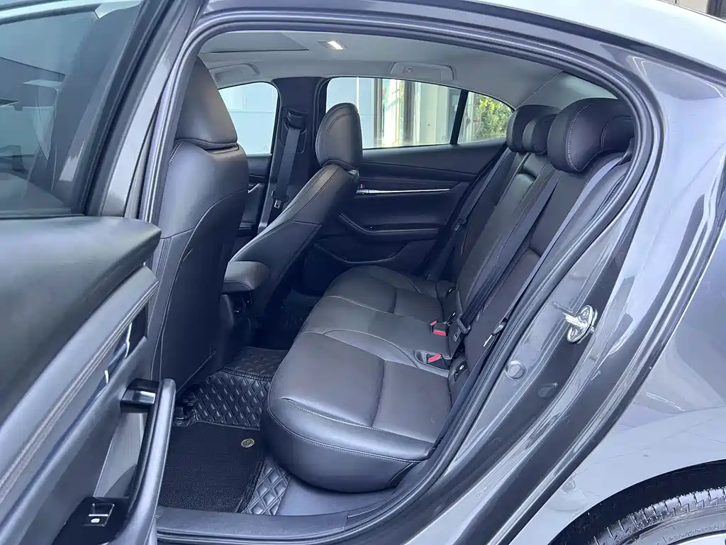 Mazda 3 Axela — миниатюра 12