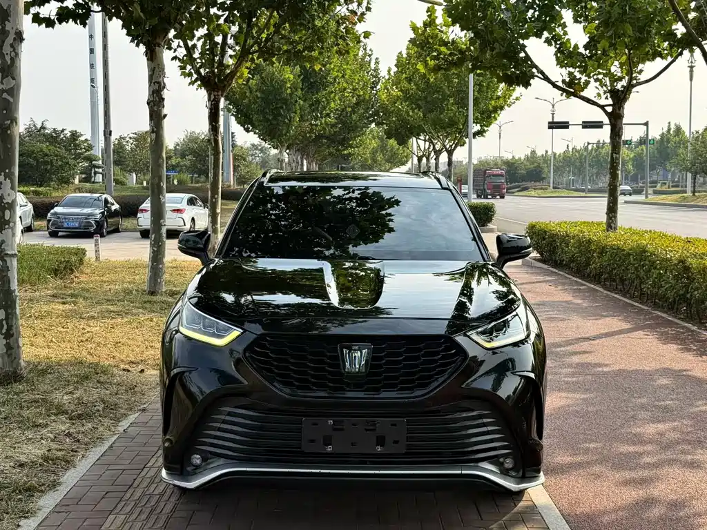 Toyota Crown Kluger — миниатюра 2