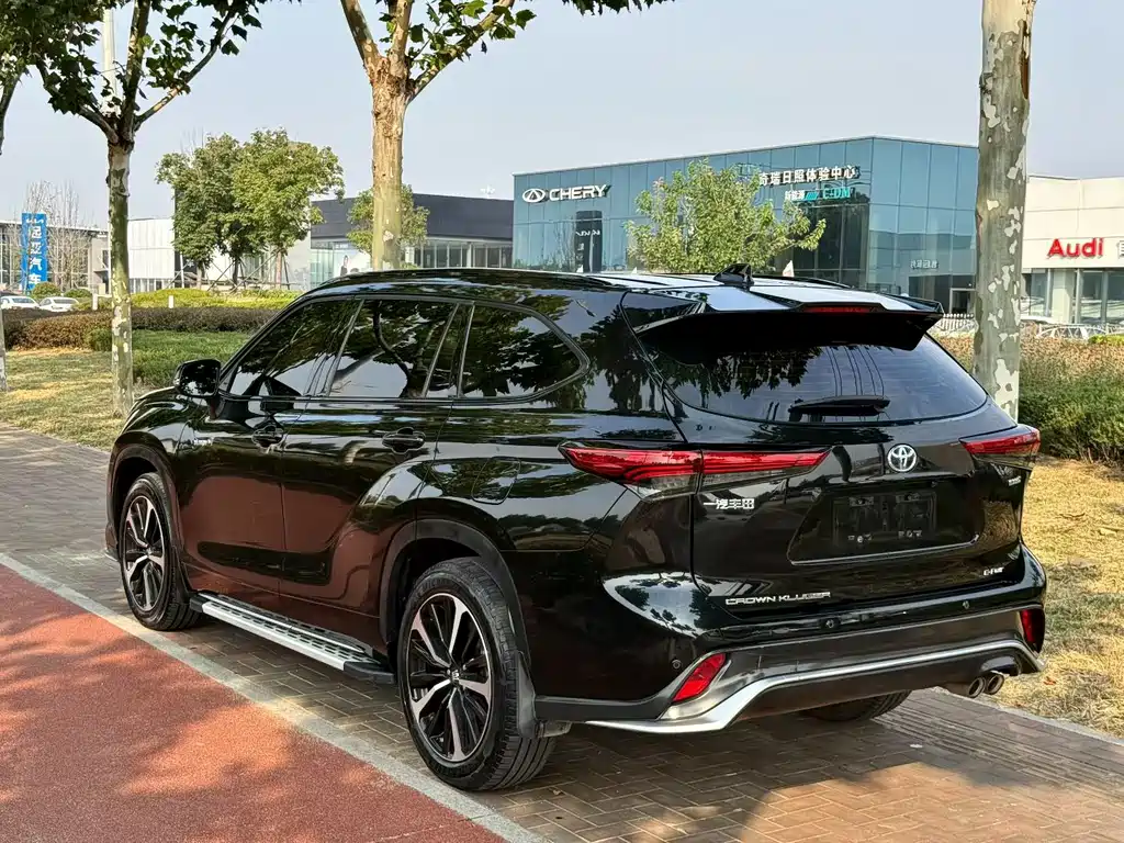 Toyota Crown Kluger — миниатюра 3