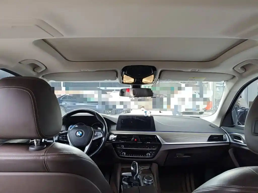 BMW 5 Series — миниатюра 18