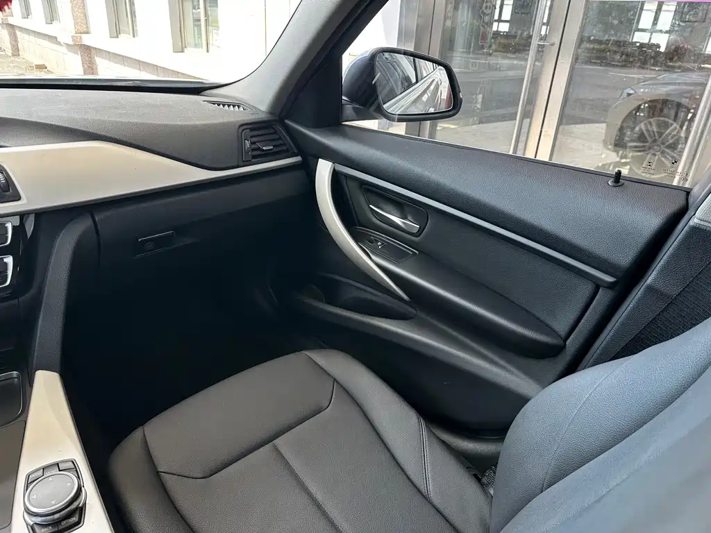 BMW 3 Series — миниатюра 28