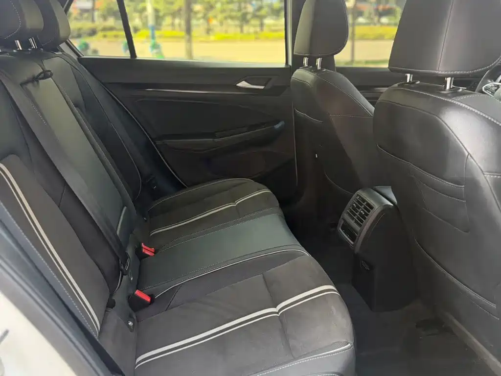 Volkswagen Golf — миниатюра 12