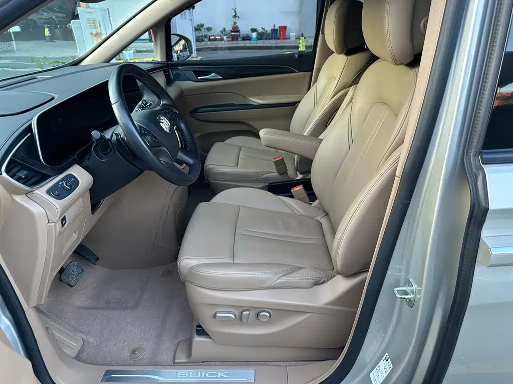 Buick GL8 — миниатюра 3