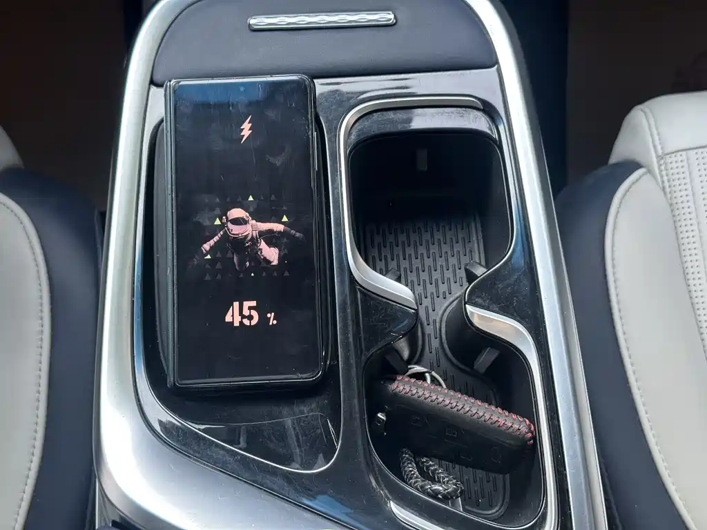 MAXUS G90 — миниатюра 23