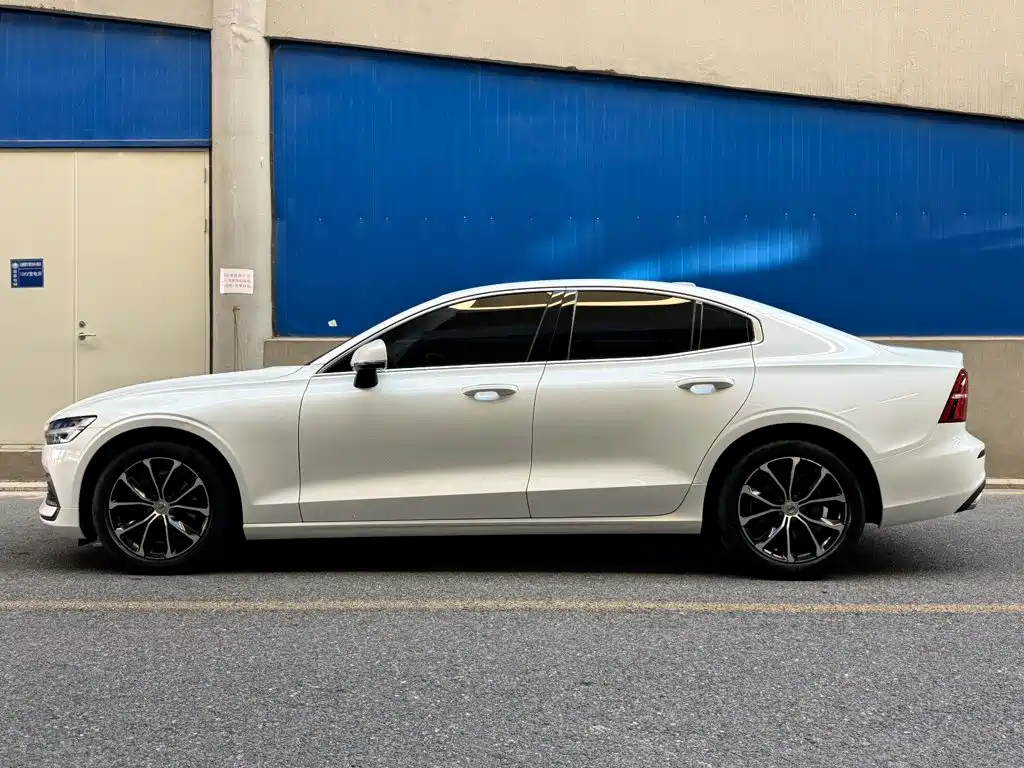 Volvo S60 — миниатюра 3