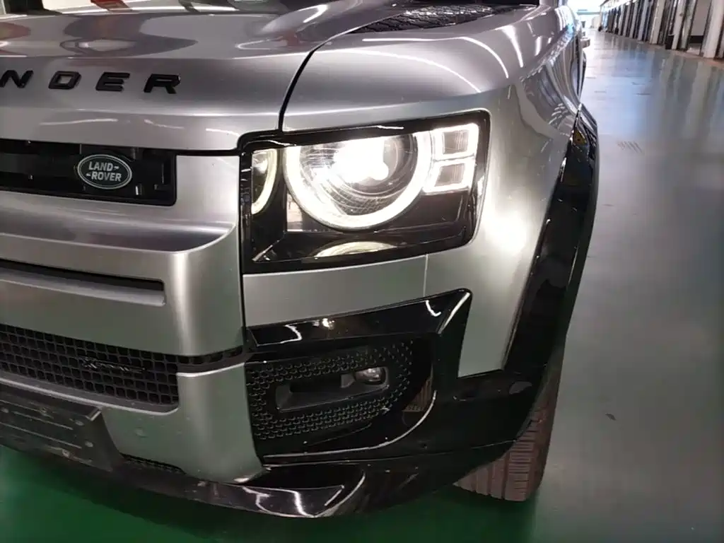 Land Rover Defender — миниатюра 24
