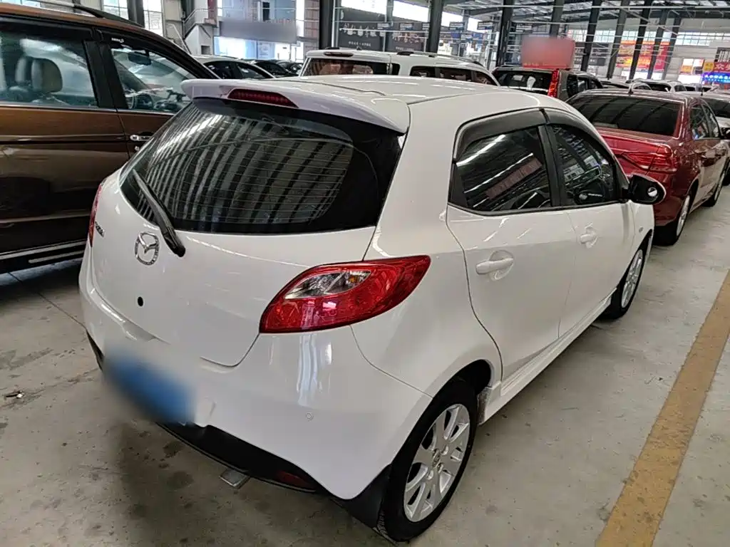 Mazda 2 — миниатюра 7