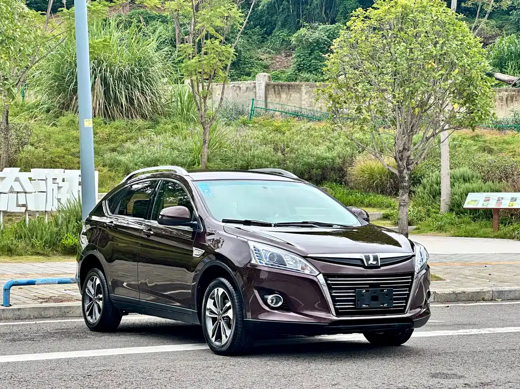 LUXGEN EXCELLENT 6 SUV