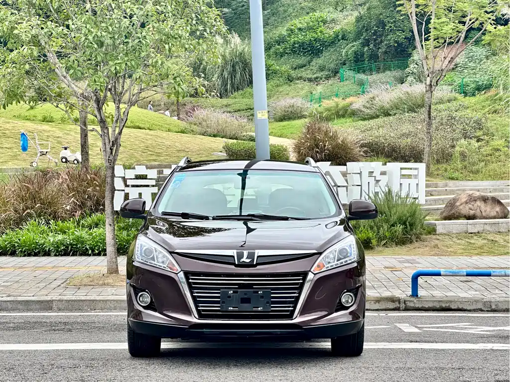 LUXGEN EXCELLENT 6 SUV