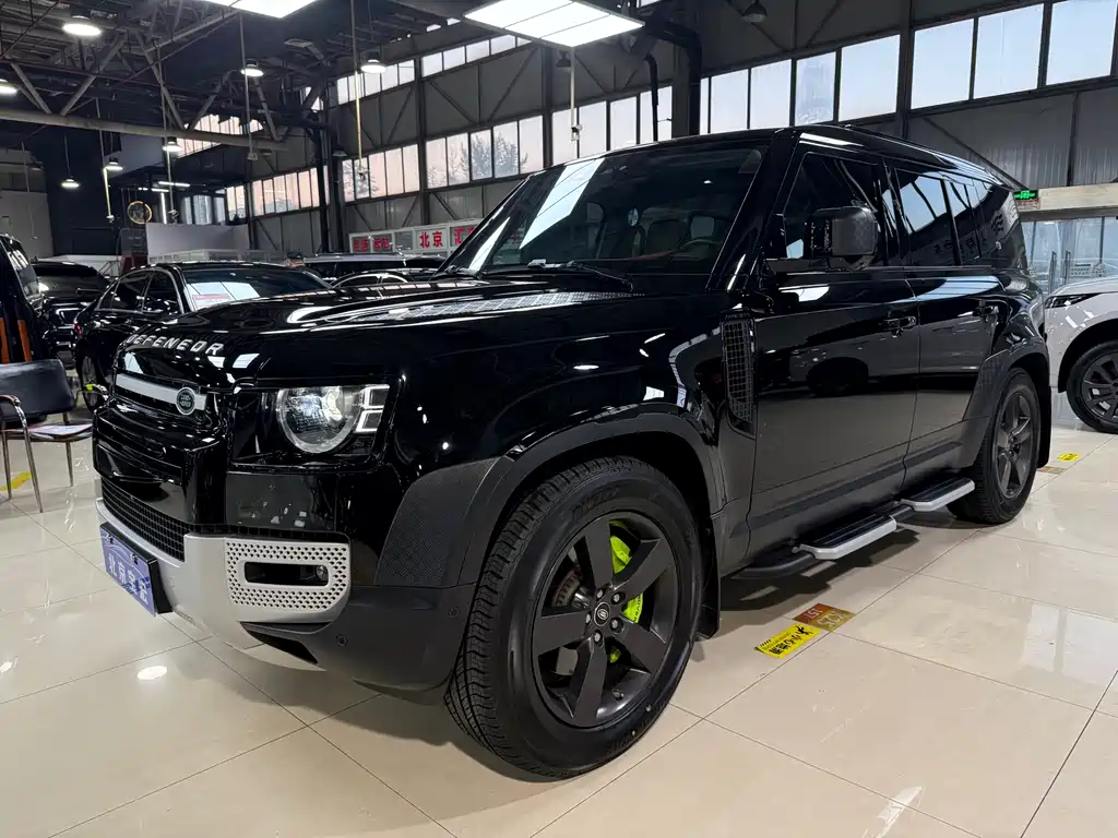 LAND ROVER DEFENDER