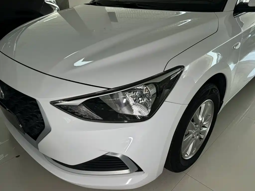 Hyundai Elantra — миниатюра 24