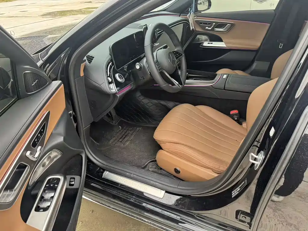 Mercedes-Benz E-Class — миниатюра 6