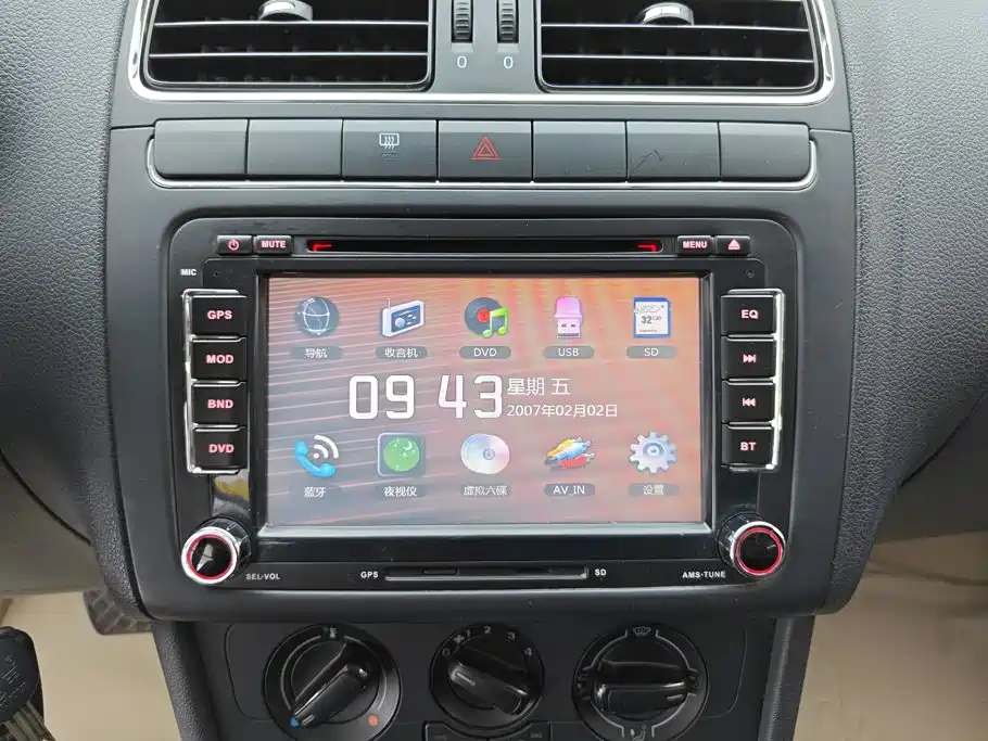 Volkswagen Polo — миниатюра 13