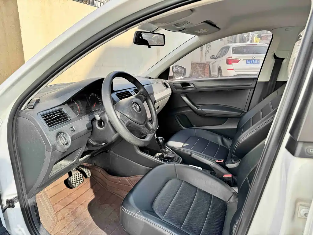 Volkswagen Santana — миниатюра 7