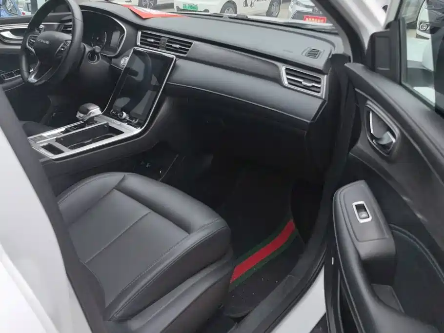 Roewe RX5 — миниатюра 8