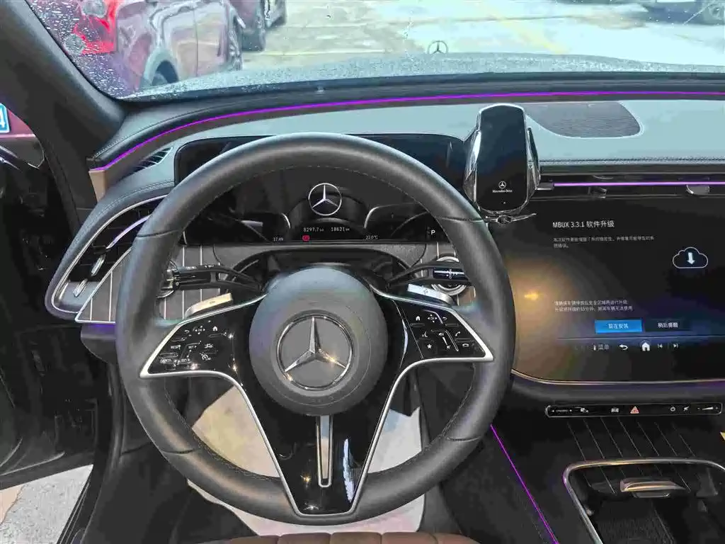 Mercedes-Benz E-Class — миниатюра 10