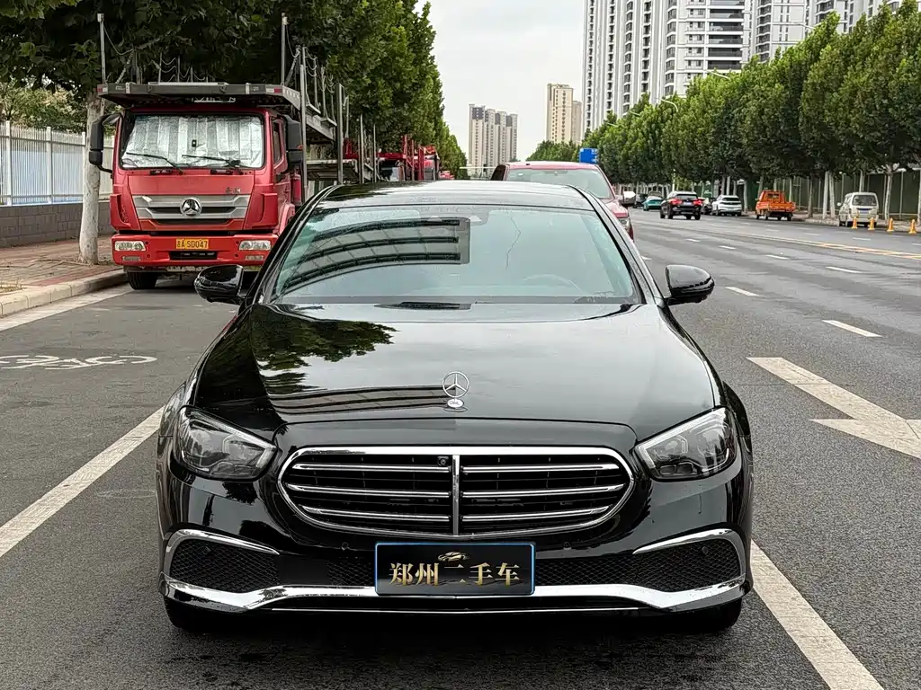 Mercedes-Benz E-Class — миниатюра 2