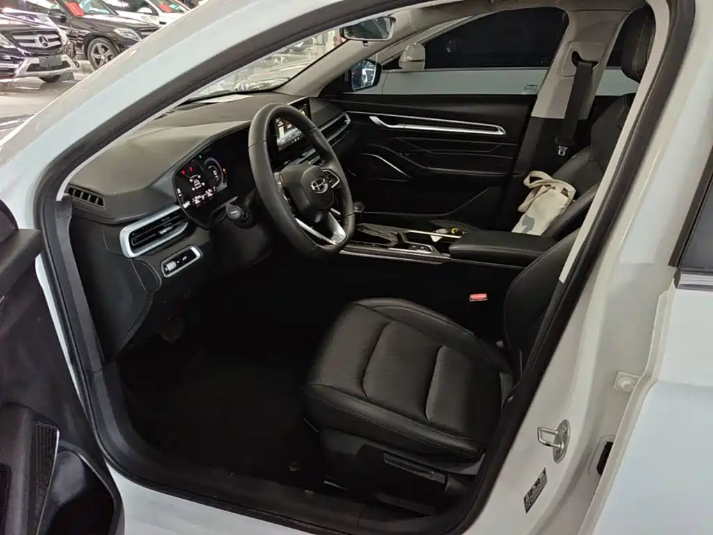 Geely Emgrand — миниатюра 15