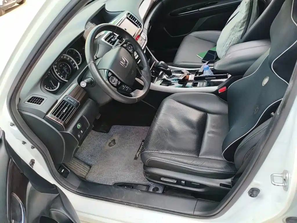 Honda Accord — миниатюра 8