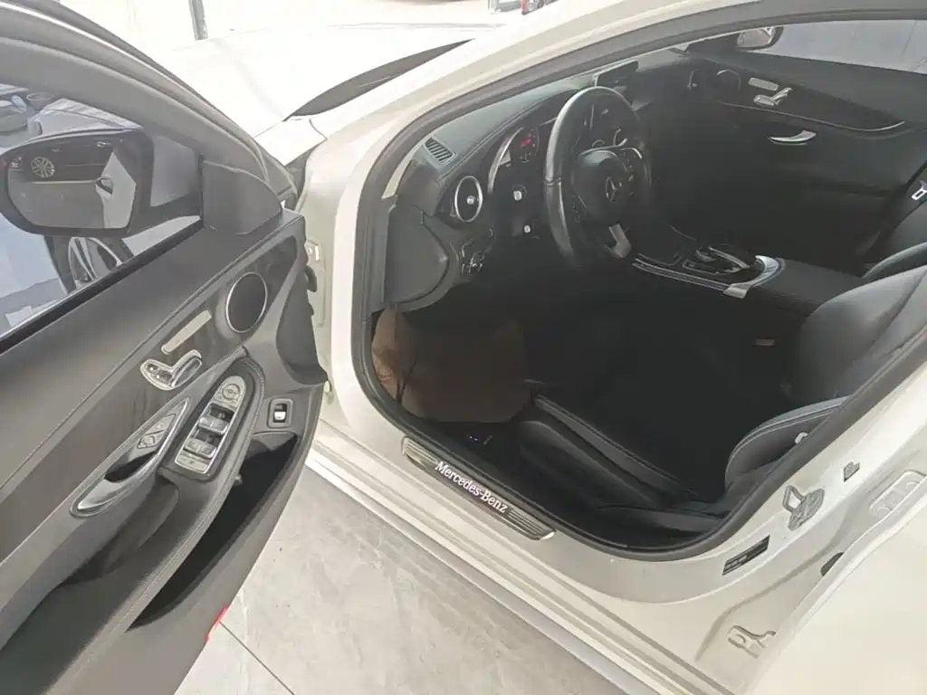 Mercedes-Benz C-Class — миниатюра 16