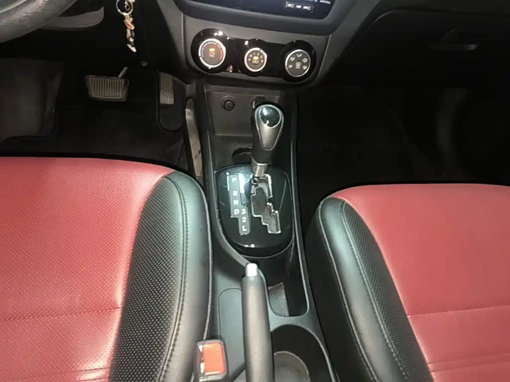 Kia K2 — миниатюра 14