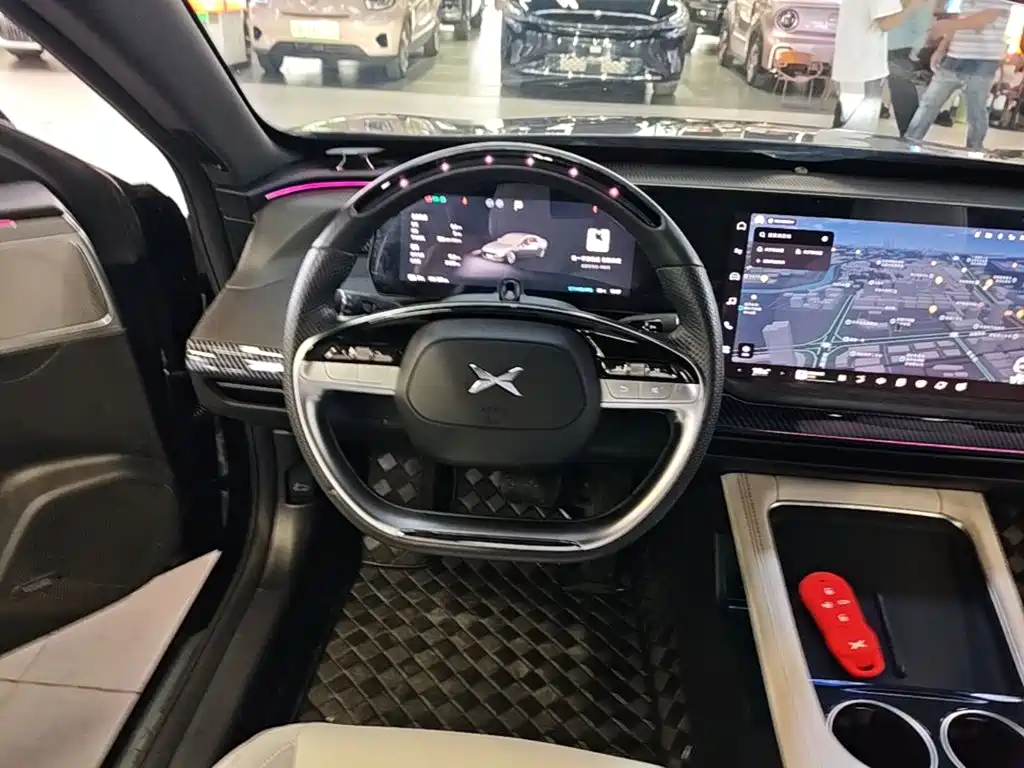 XPeng P7 — миниатюра 11