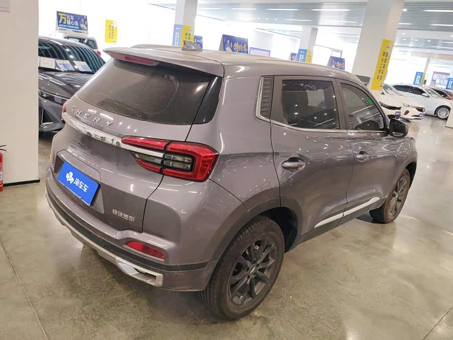 CHERY Tiggo 5x 1.5 л 2026 г. Серебристо-серый, пробег 2900 км