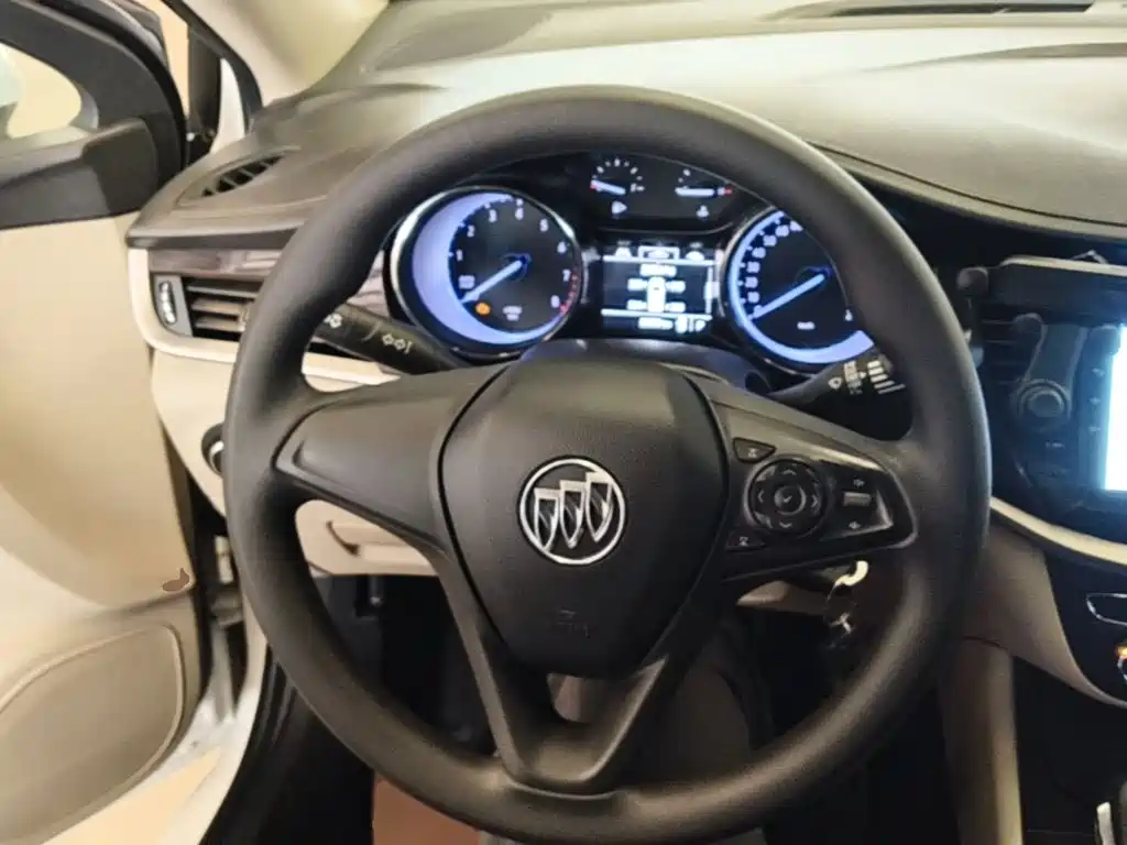 Buick Verano — миниатюра 11