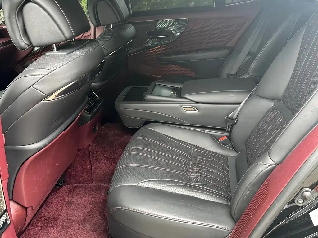 Lexus LS — миниатюра 8