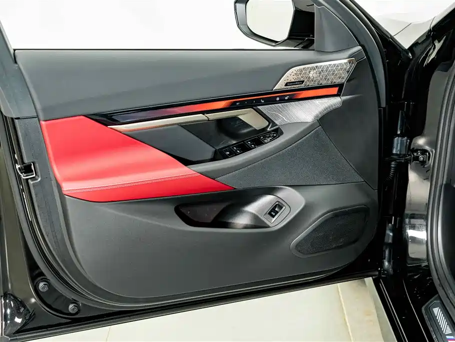 BMW 5 Series — миниатюра 18