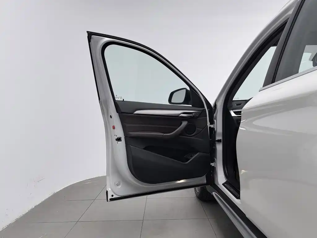 BMW X1 — миниатюра 8