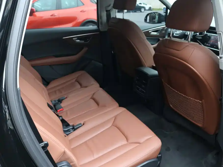 Audi Q7 — миниатюра 15