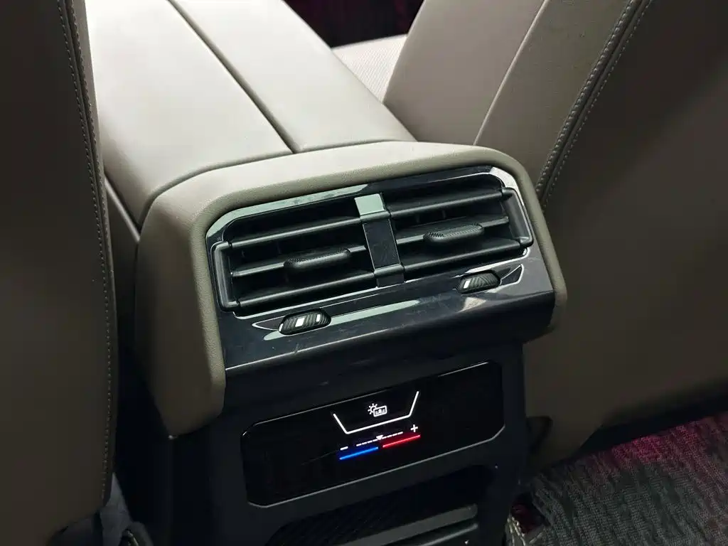 BMW 5 Series — миниатюра 20