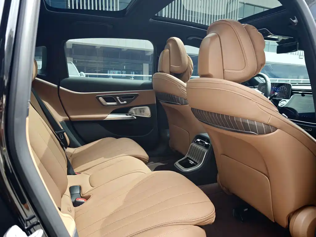 Mercedes-Benz E-Class — миниатюра 18