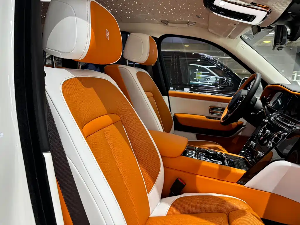 Rolls-Royce Cullinan 2026 Black Badge