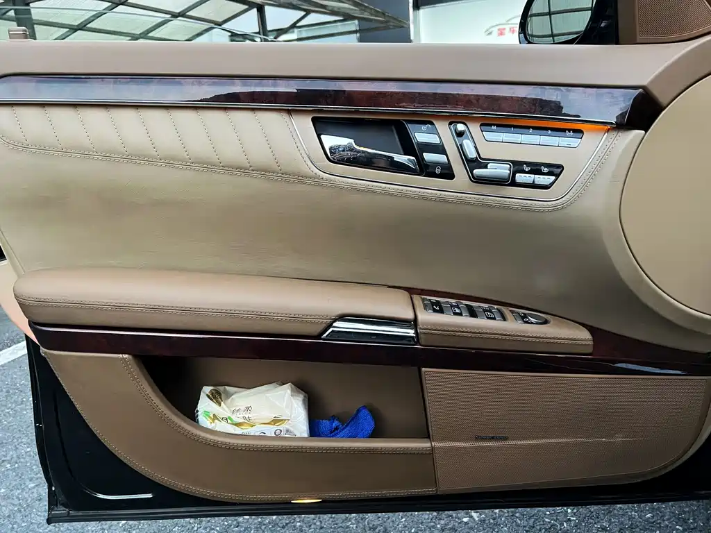 Mercedes-Benz S-Class — миниатюра 13