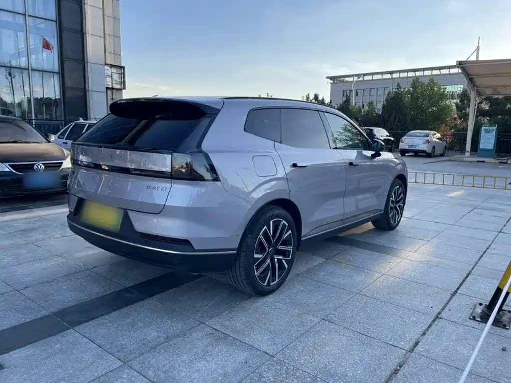 Volvo XC70 PHEV — миниатюра 8