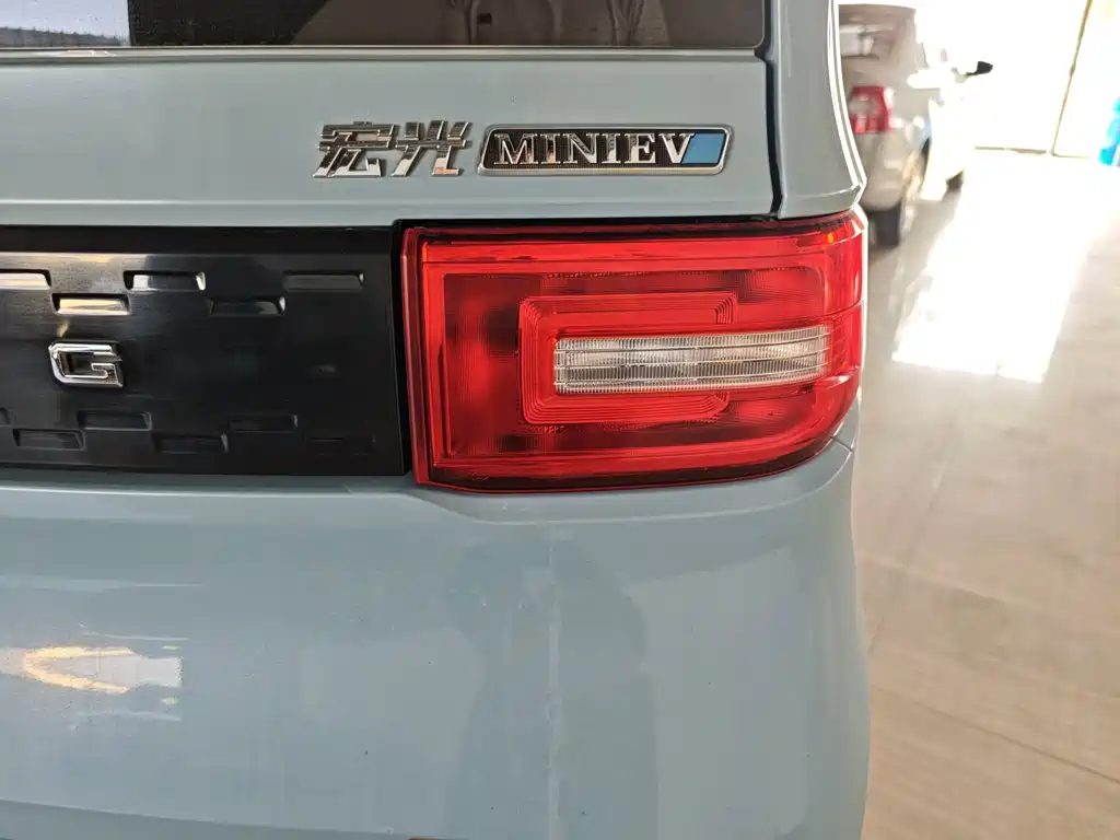 Wuling MINIEV — миниатюра 8