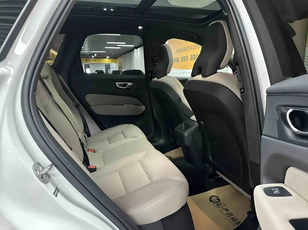 Volvo XC60 — миниатюра 11