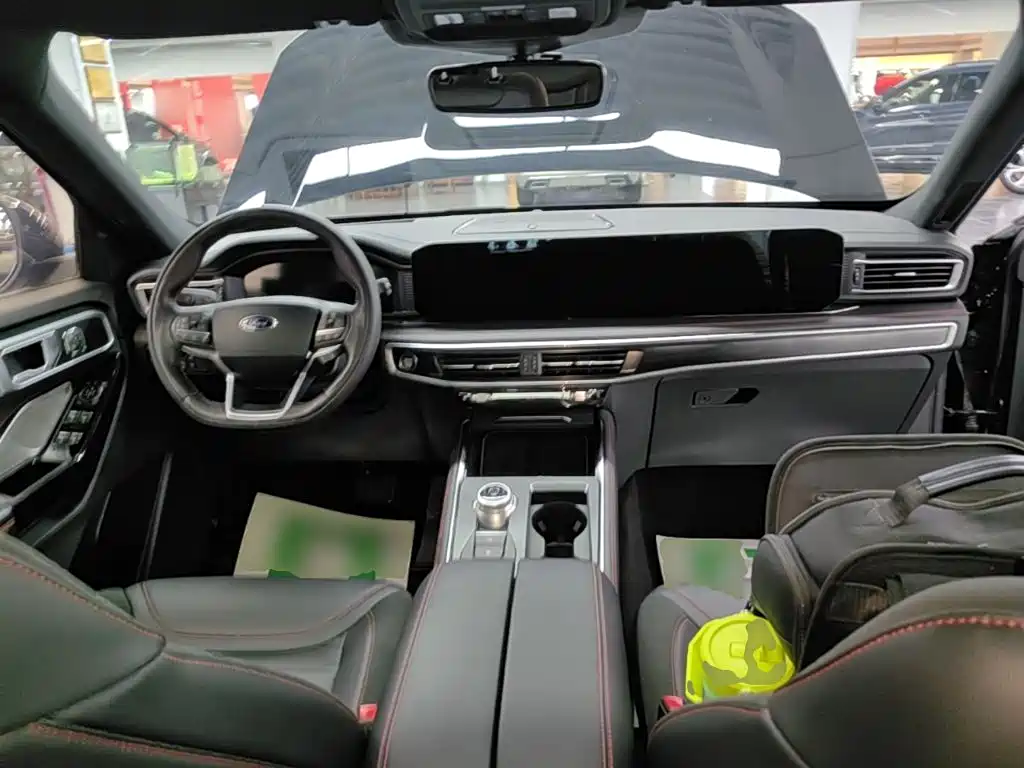 Ford Explorer — миниатюра 10