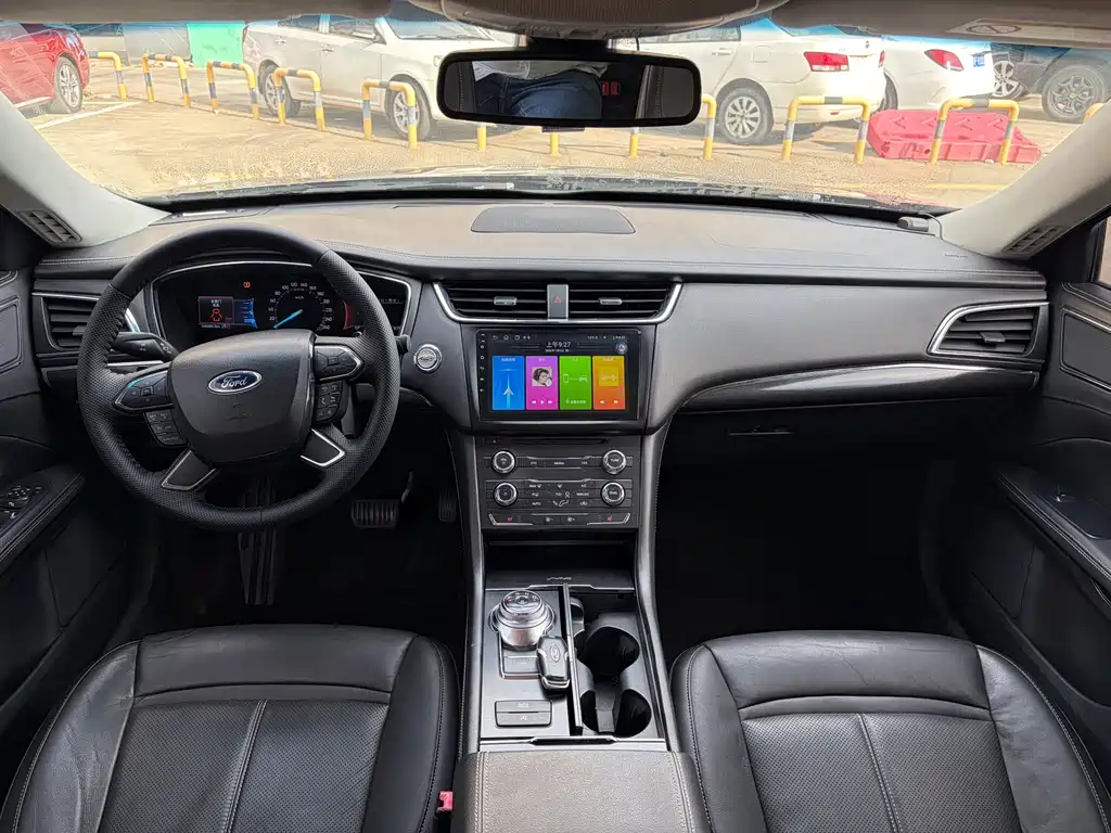 Ford Taurus — миниатюра 6