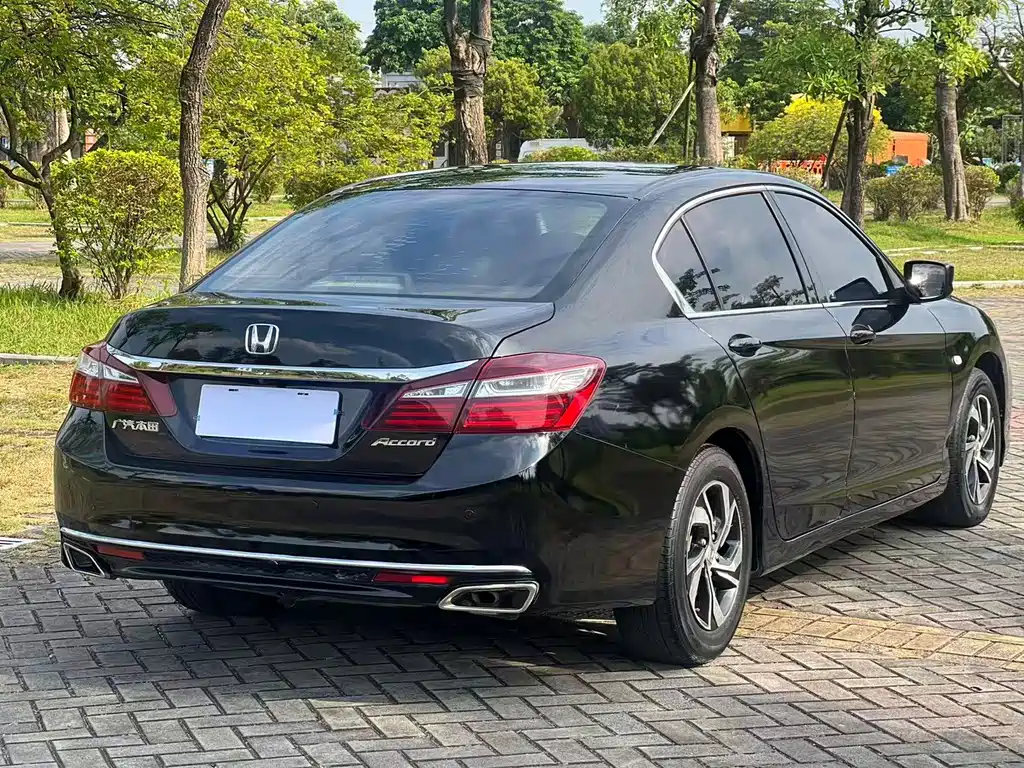 Honda Accord — миниатюра 14