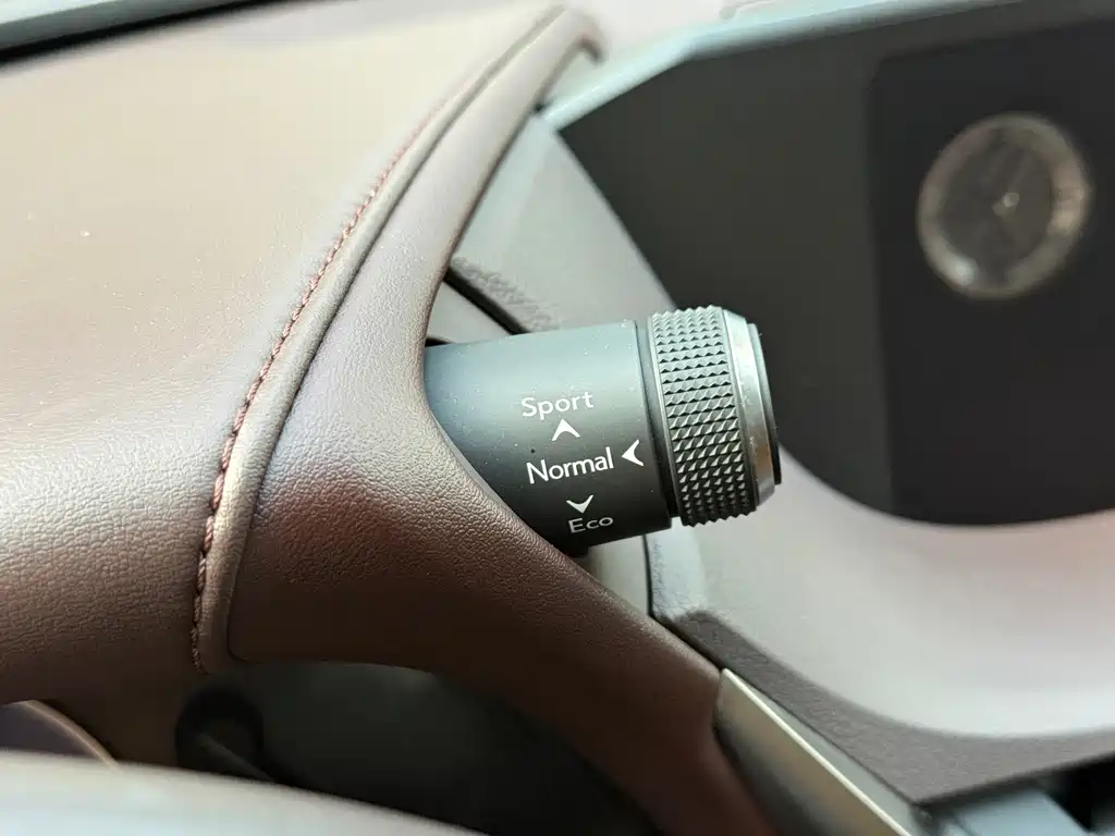 Lexus ES — миниатюра 15