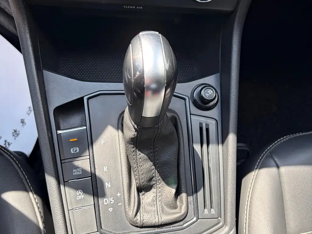 Volkswagen Lavida — миниатюра 10