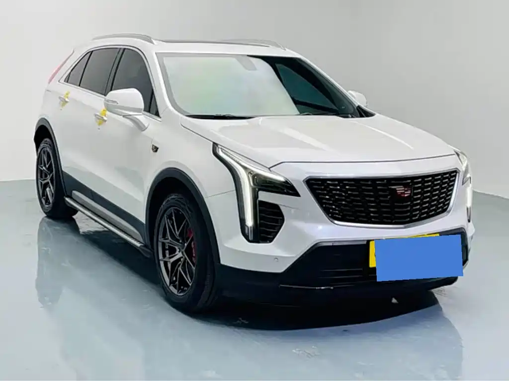 CADILLAC XT4
