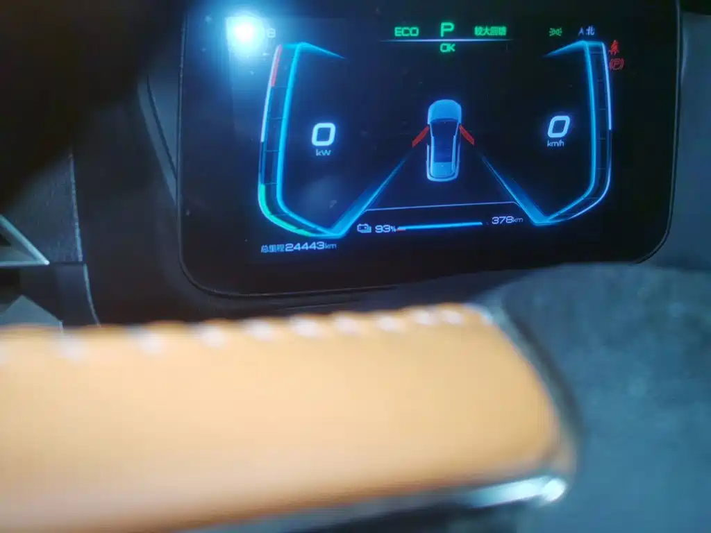 BYD e2 — миниатюра 13