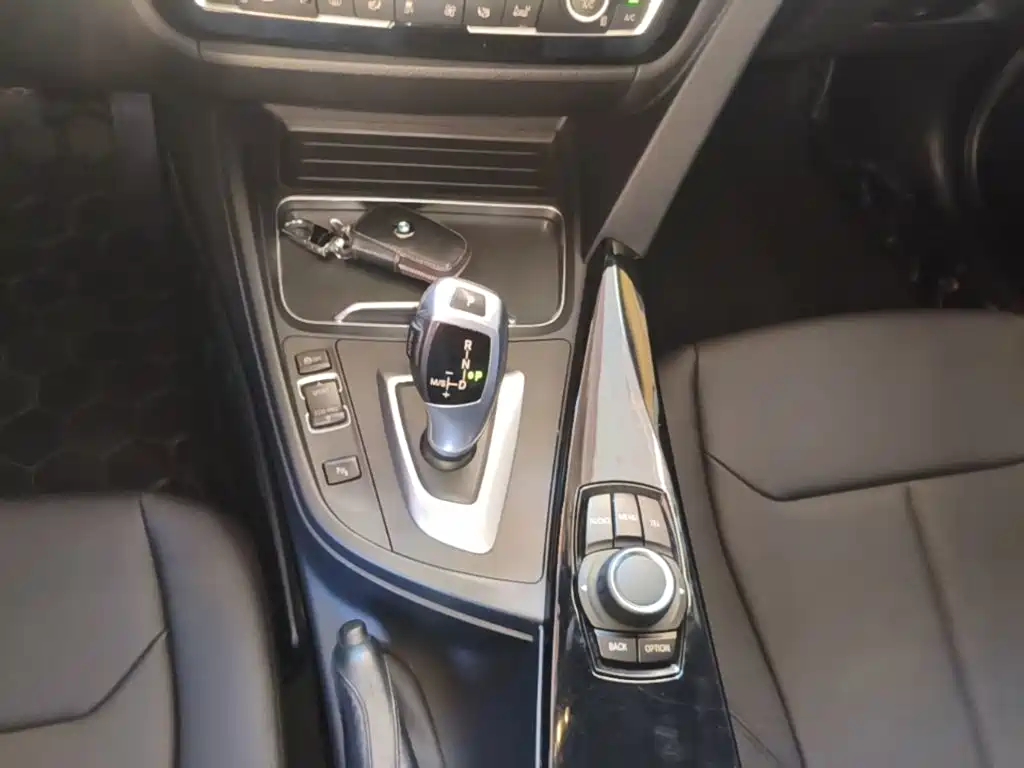 BMW 3 Series — миниатюра 14
