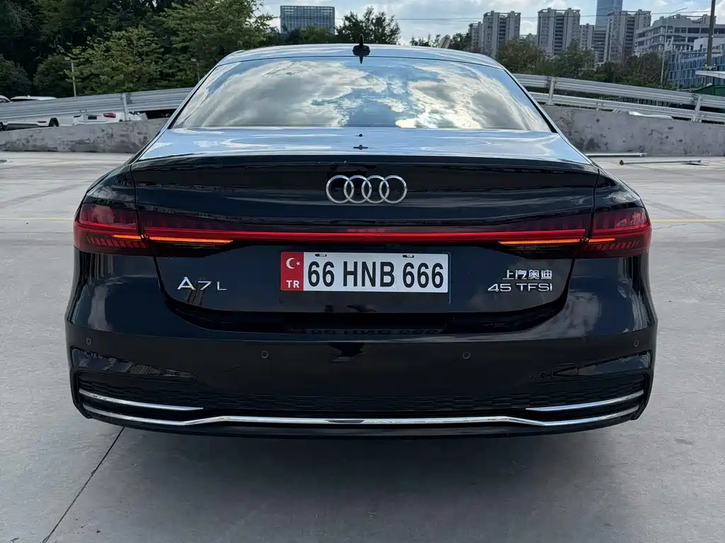 Audi A7L — миниатюра 9